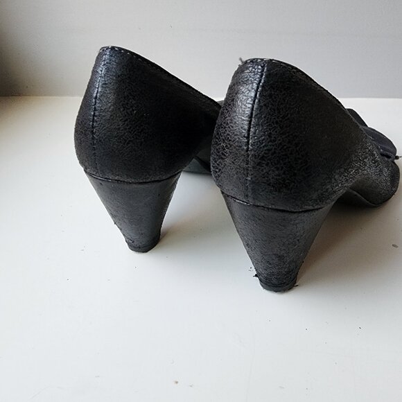 Vera Pelle charcoal grey heels with bow - Picture 8 of 9